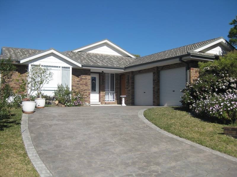 17 Galleon Grove, Caves Beach NSW 2281