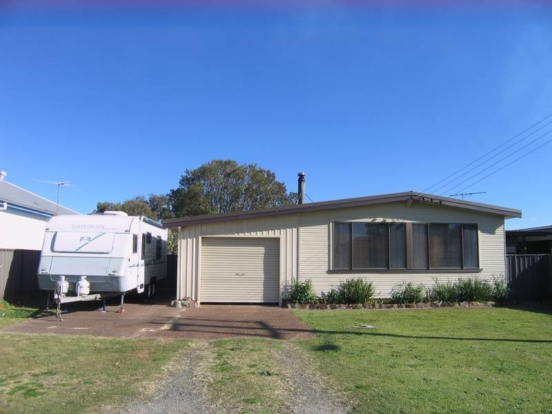 8 Wills Street, Swansea NSW 2281