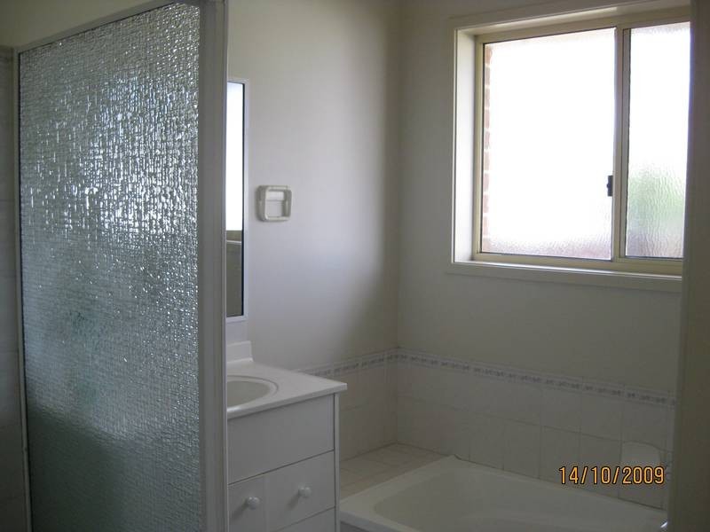 1A Middle Street, Caves Beach NSW 2281