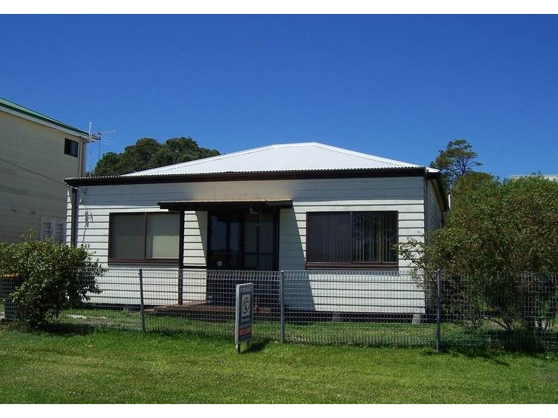 22 The Esplanade, Swansea NSW 2281