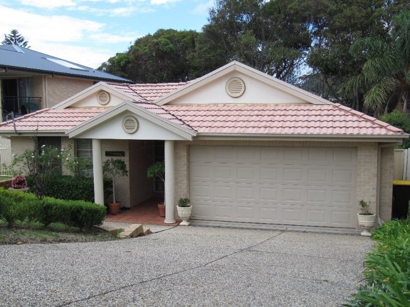 48 Ocean View Parade, Caves Beach NSW 2281