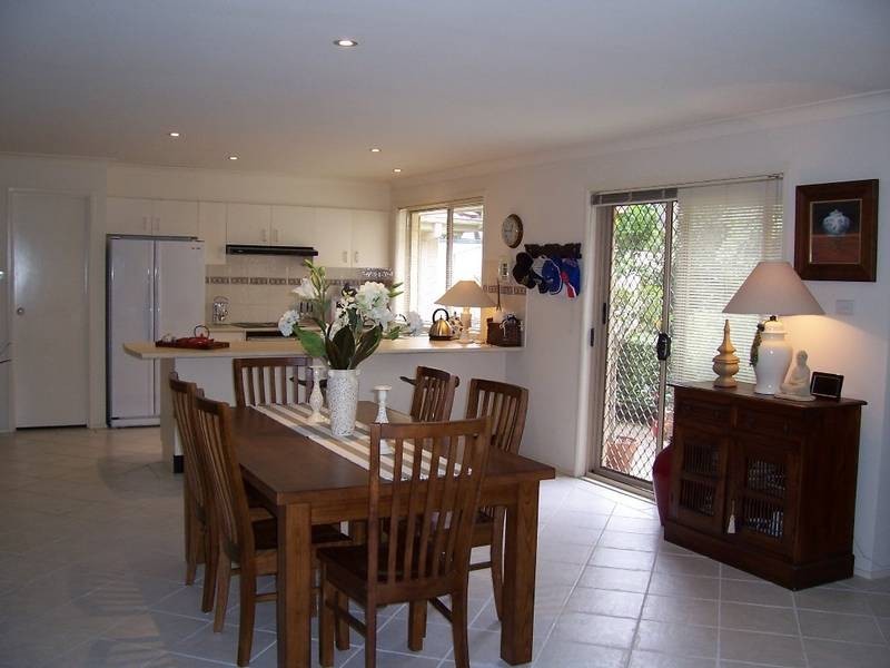 48 Ocean View Parade, Caves Beach NSW 2281