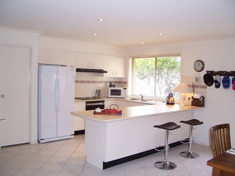 48 Ocean View Parade, Caves Beach NSW 2281