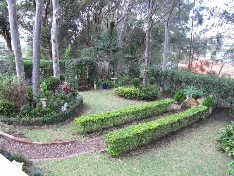 48 Ocean View Parade, Caves Beach NSW 2281