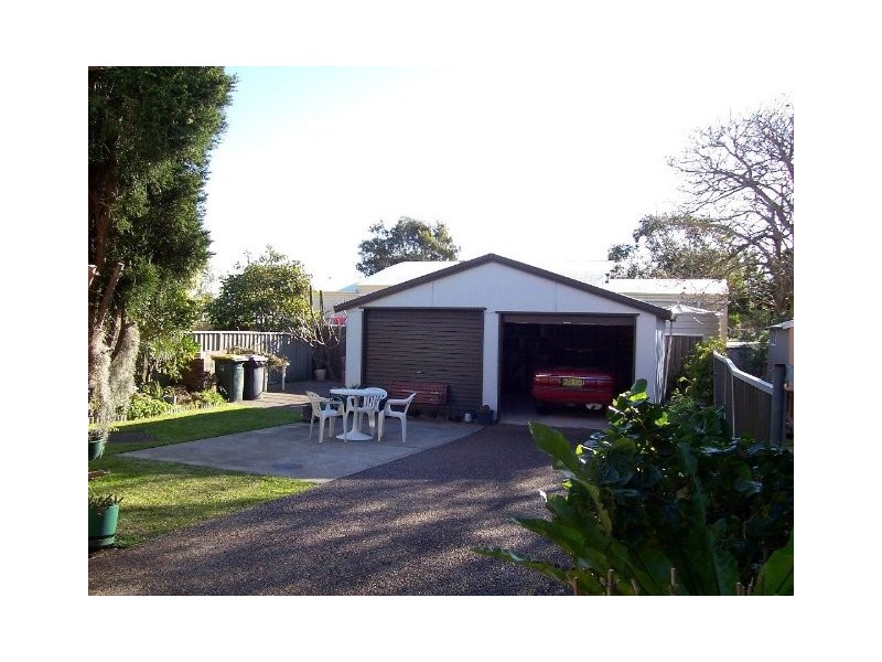 Blacksmiths NSW 2281