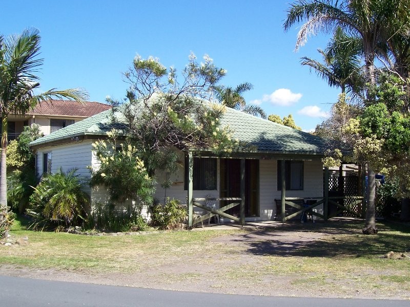 Blacksmiths NSW 2281