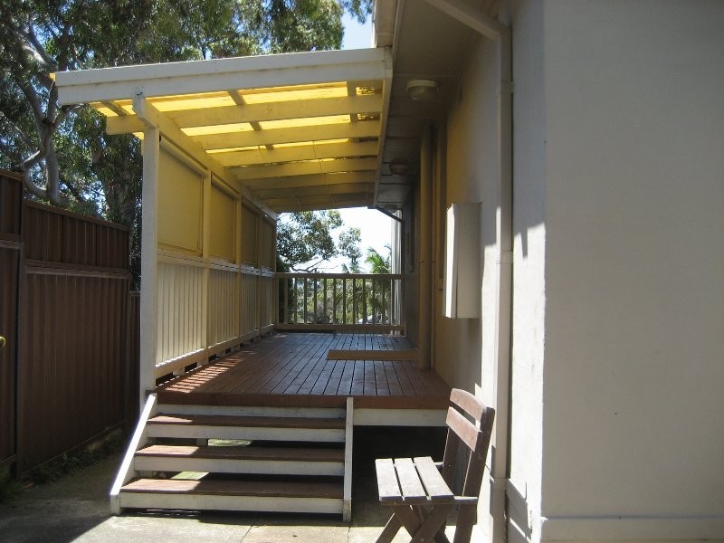 2 Caves Beach Road, Caves Beach NSW 2281