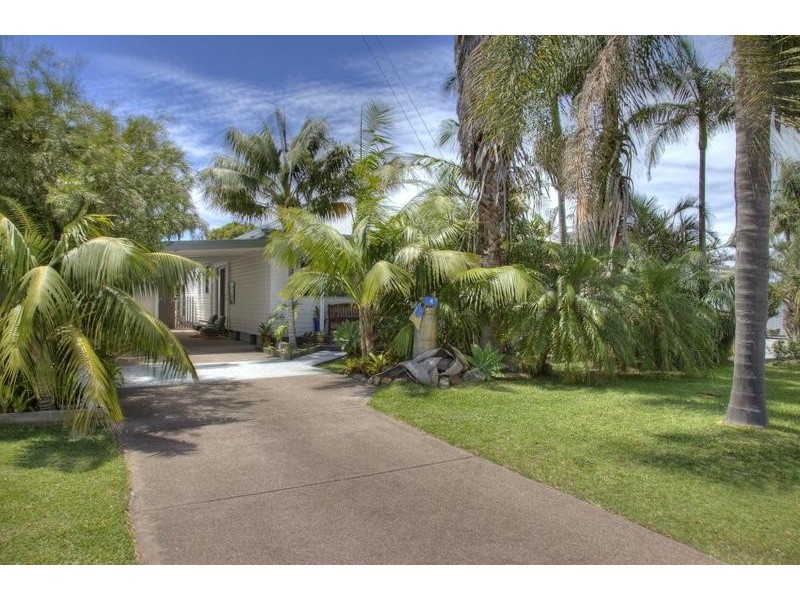 Blacksmiths NSW 2281