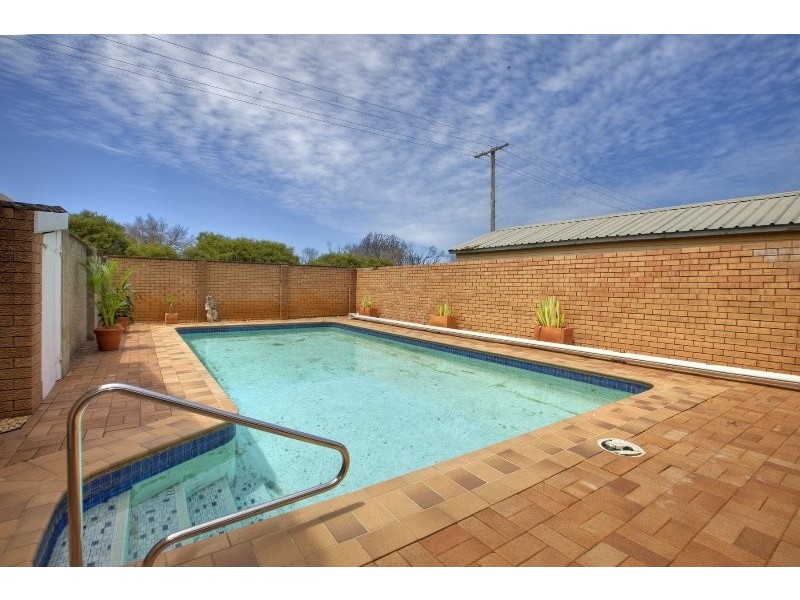 2 Amaroo Street, Blacksmiths NSW 2281