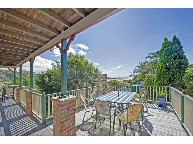 21 Emerald Close, Caves Beach NSW 2281