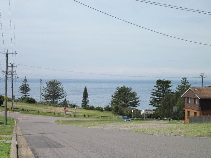 11 Park Avenue, Caves Beach NSW 2281