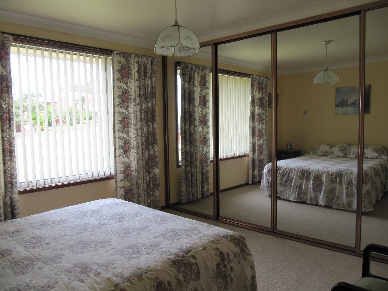 11 Park Avenue, Caves Beach NSW 2281