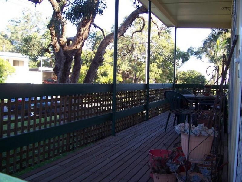 16 Lauren Avenue, Lake Munmorah NSW 2259