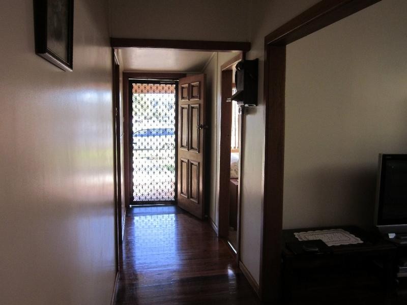 18 Swan Street, Marks Point NSW 2280