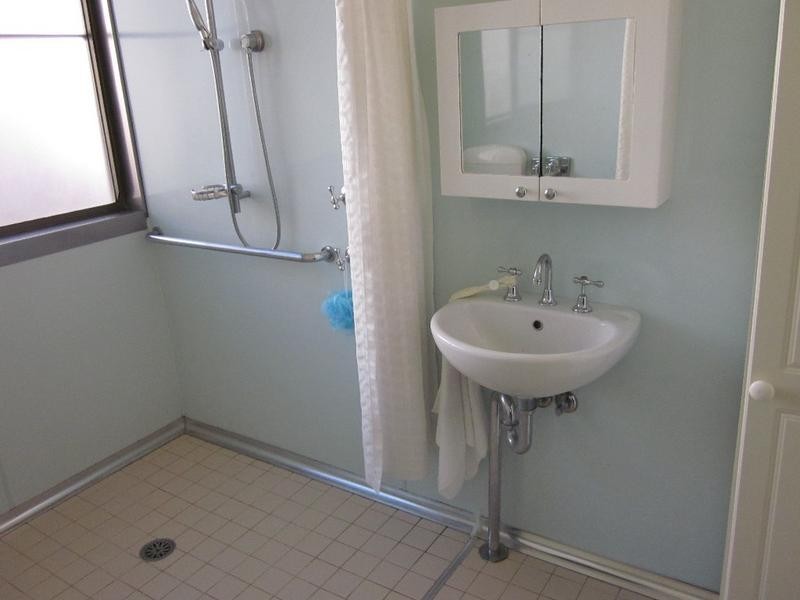 18 Swan Street, Marks Point NSW 2280