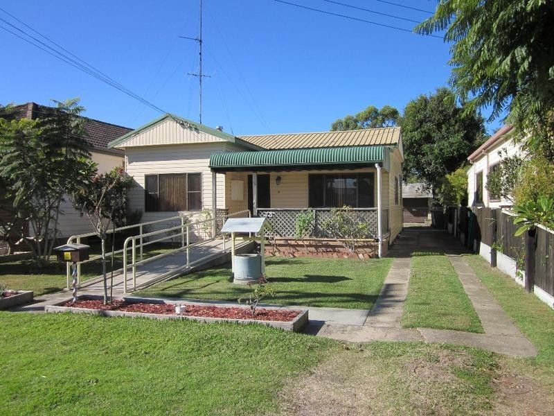 18 Swan Street, Marks Point NSW 2280