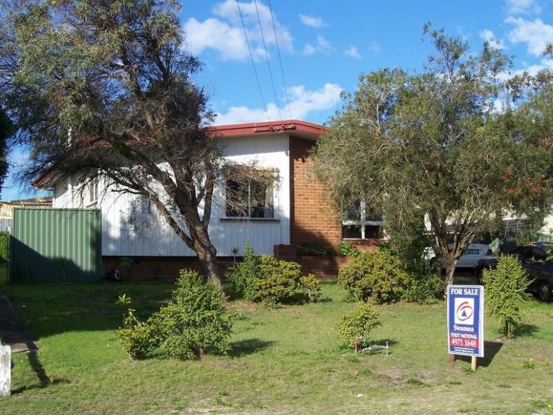 11 Alexander Avenue, Caves Beach NSW 2281
