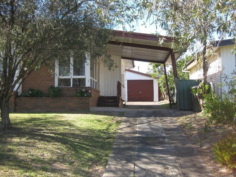 11 Alexander Avenue, Caves Beach NSW 2281