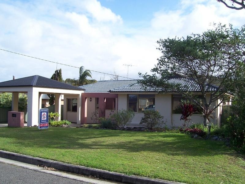 193 Macquarie Grove, Caves Beach NSW 2281