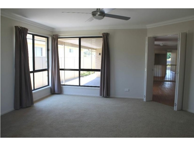 Pelican NSW 2281