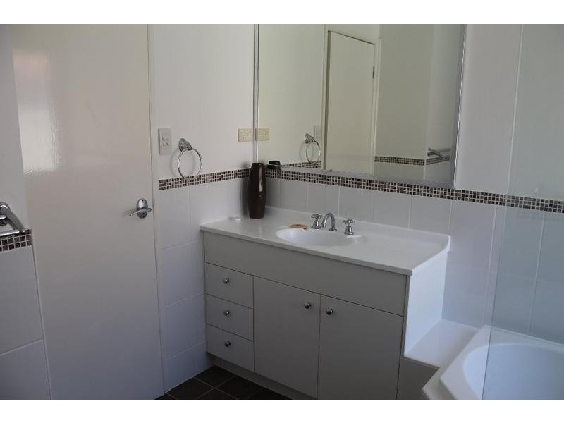 Pelican NSW 2281