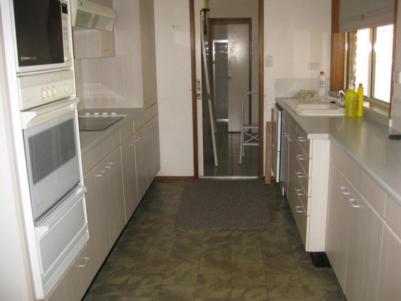 7 Silky Oak Drive, Caves Beach NSW 2281