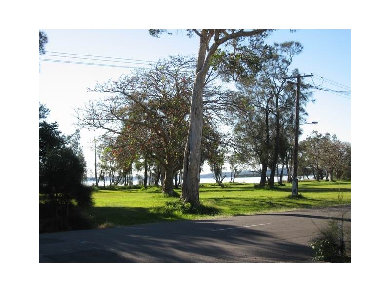 30 Lakeside Drive, Swansea NSW 2281