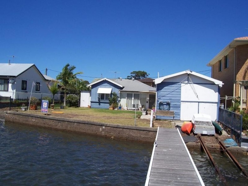 8 Alexander Place, Swansea NSW 2281