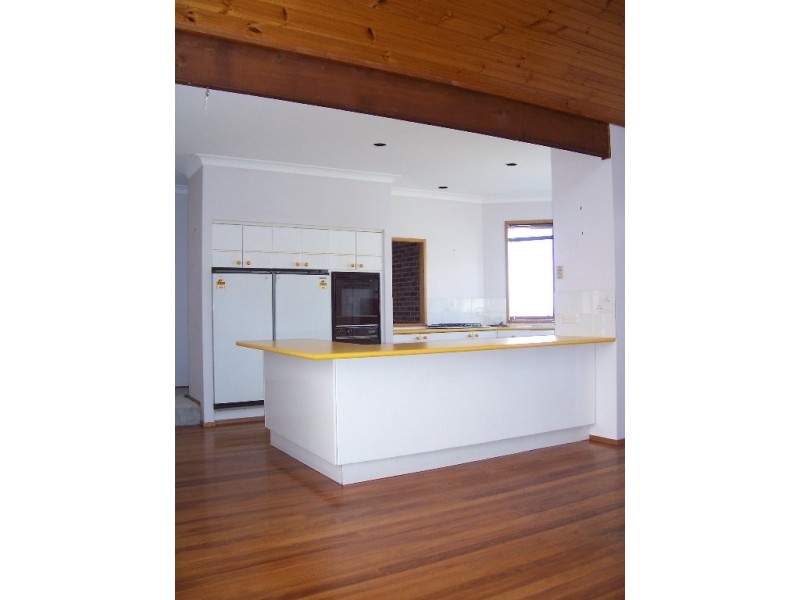 77 Ross Street, Belmont NSW 2280