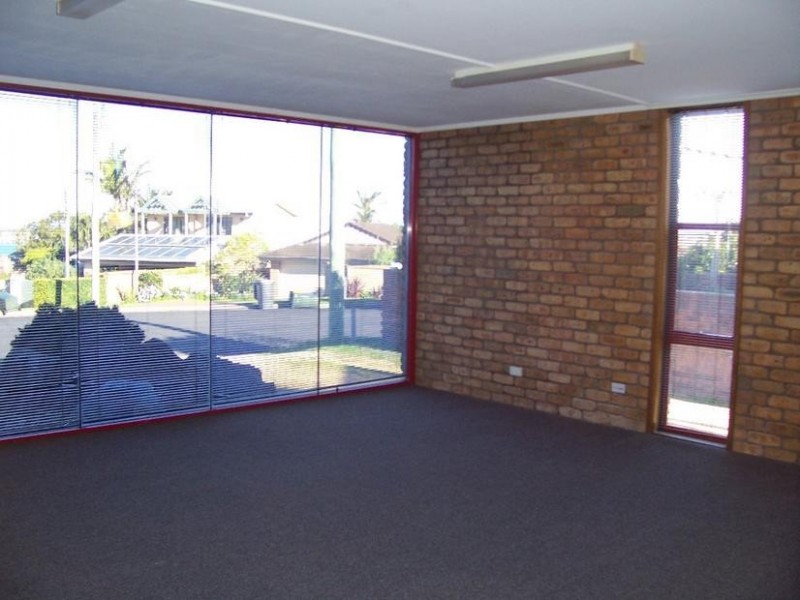 77 Ross Street, Belmont NSW 2280