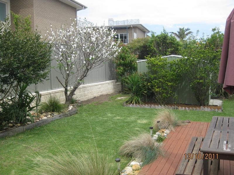 15 Macquarie Grove, Caves Beach NSW 2281