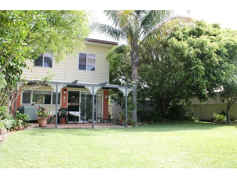 18 Awabakal Street, Blacksmiths NSW 2281