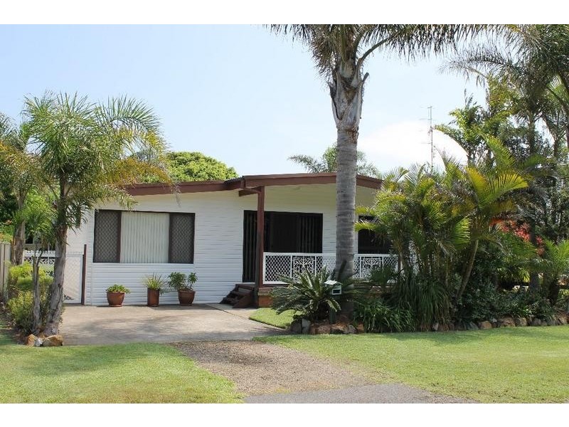 18 Awabakal Street, Blacksmiths NSW 2281