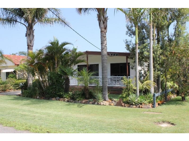 18 Awabakal Street, Blacksmiths NSW 2281