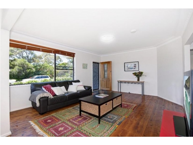 147 Macquarie Grove, Caves Beach NSW 2281