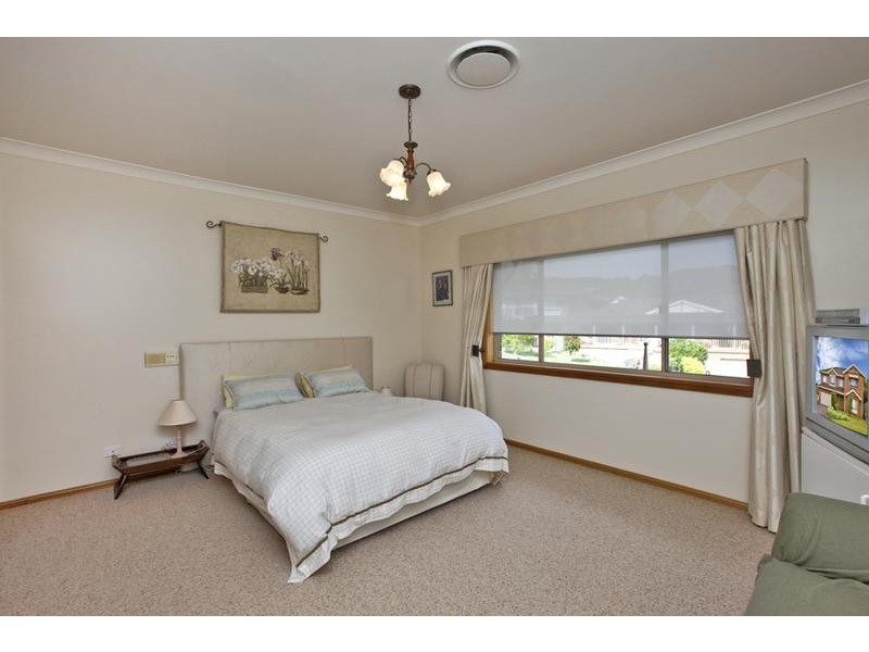 3 Silver Birch Close, Caves Beach NSW 2281