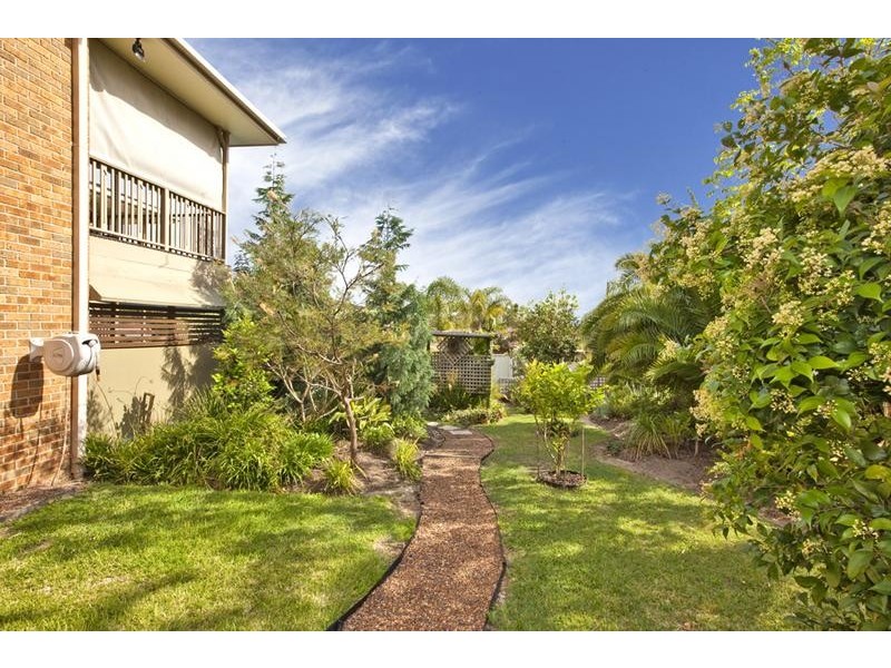 3 Silver Birch Close, Caves Beach NSW 2281