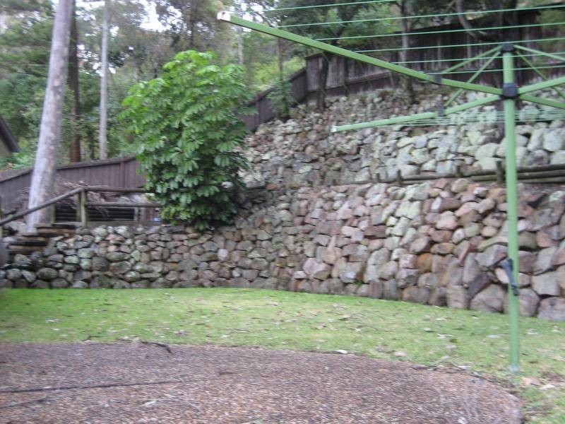 10 Scenic DRIVE, Caves Beach NSW 2281