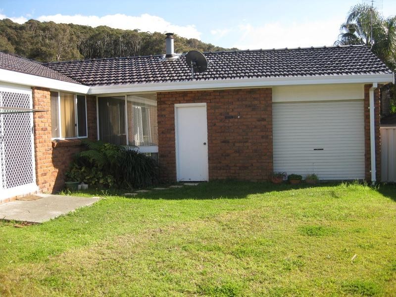 5 Aquamarine CLOSE, Caves Beach NSW 2281
