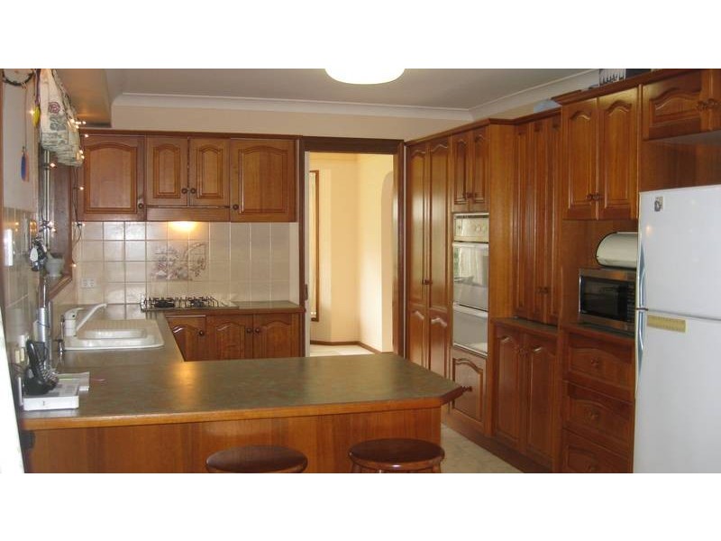 6 Seacliff PLACE, Caves Beach NSW 2281