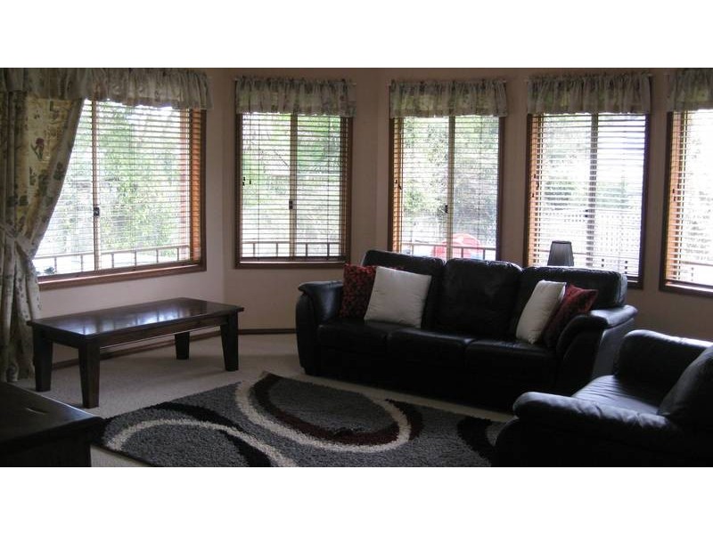 6 Seacliff PLACE, Caves Beach NSW 2281