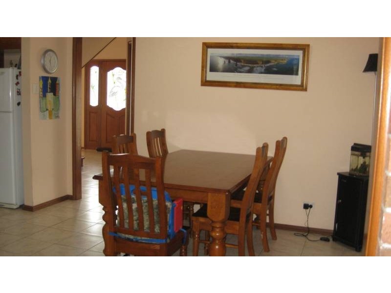 6 Seacliff PLACE, Caves Beach NSW 2281