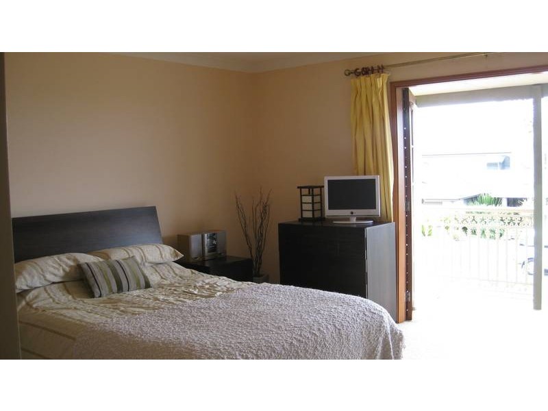 6 Seacliff PLACE, Caves Beach NSW 2281