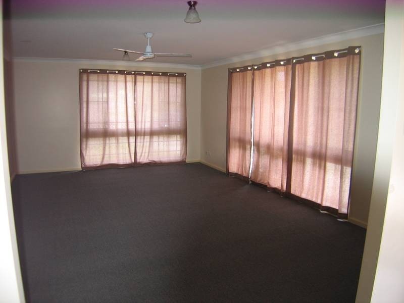 16 Satinwood CLOSE, Caves Beach NSW 2281