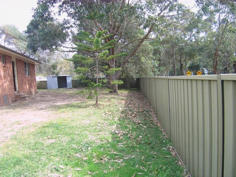 16 Satinwood CLOSE, Caves Beach NSW 2281