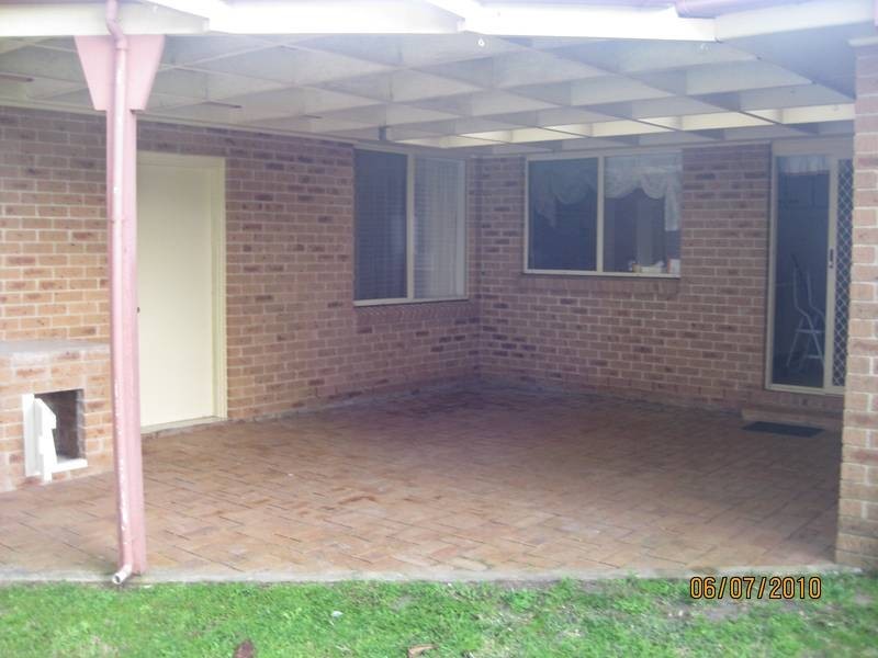 11 Oceanside DRIVE, Caves Beach NSW 2281