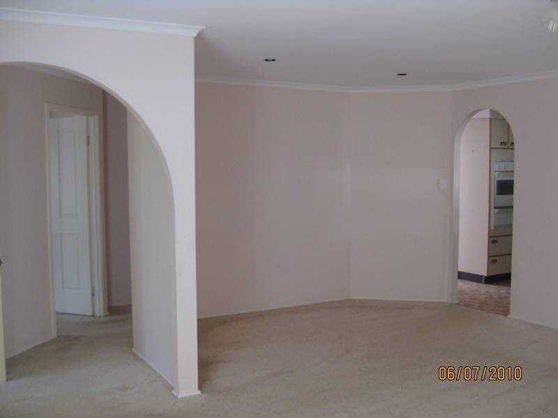 11 Oceanside DRIVE, Caves Beach NSW 2281