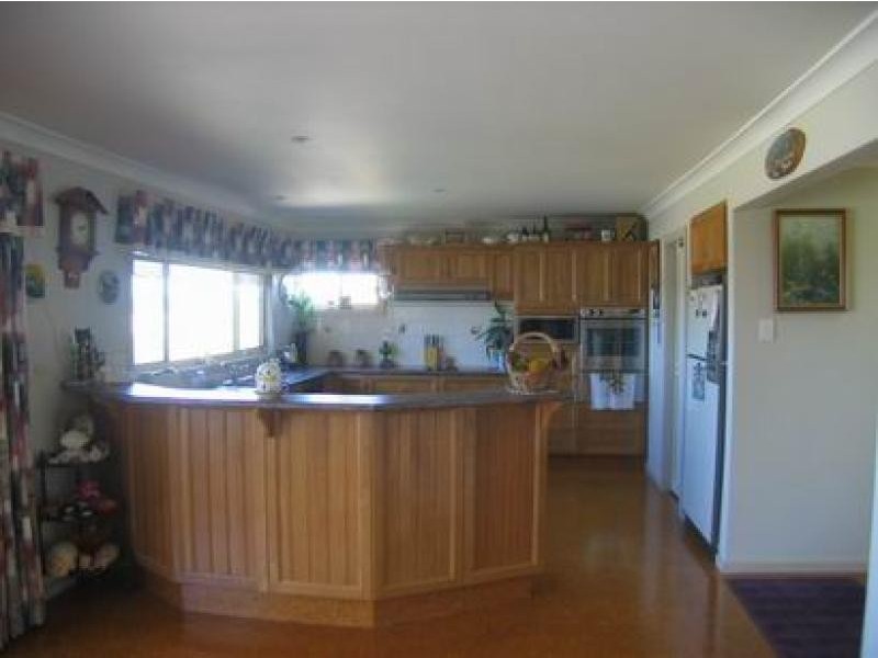 70 Macquarie GROVE, Caves Beach NSW 2281