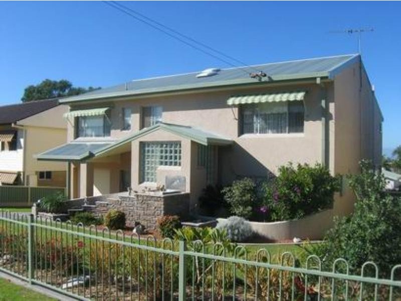 70 Macquarie GROVE, Caves Beach NSW 2281