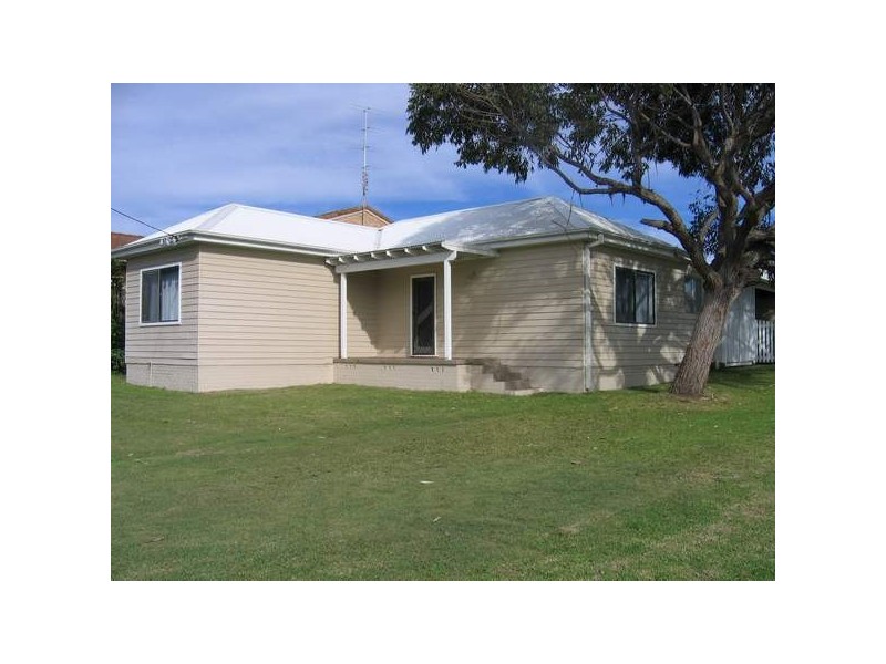 98 Caves Beach ROAD, Caves Beach NSW 2281